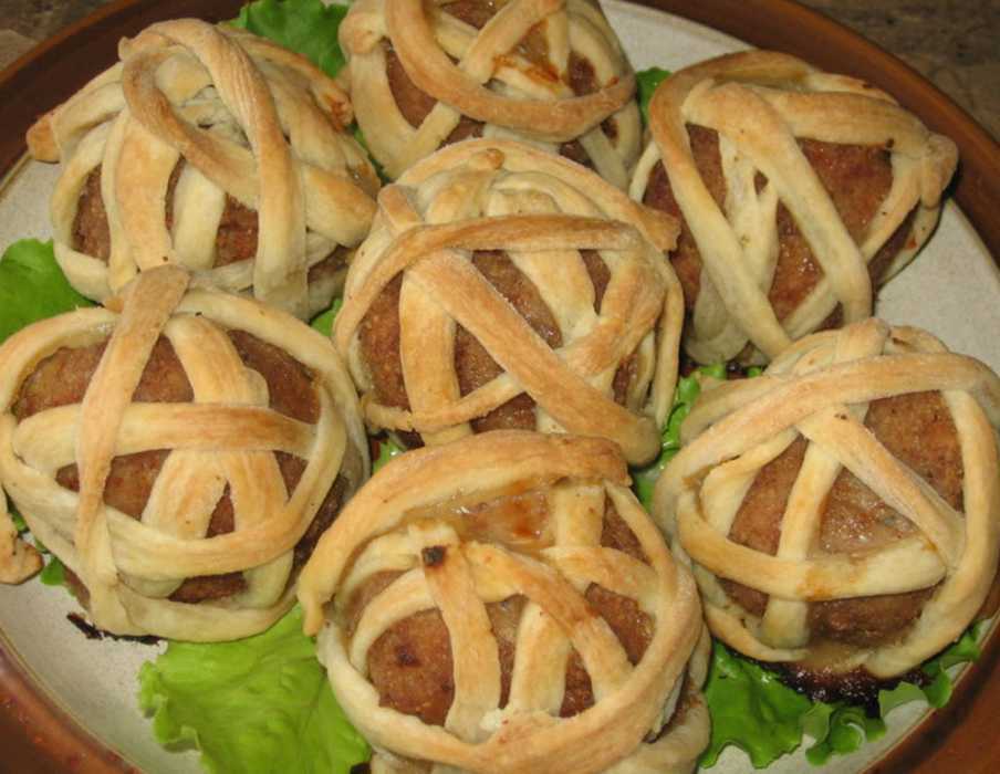 Котлеты в тесте в духовке, вкусный рецепт из дрожжевого теста