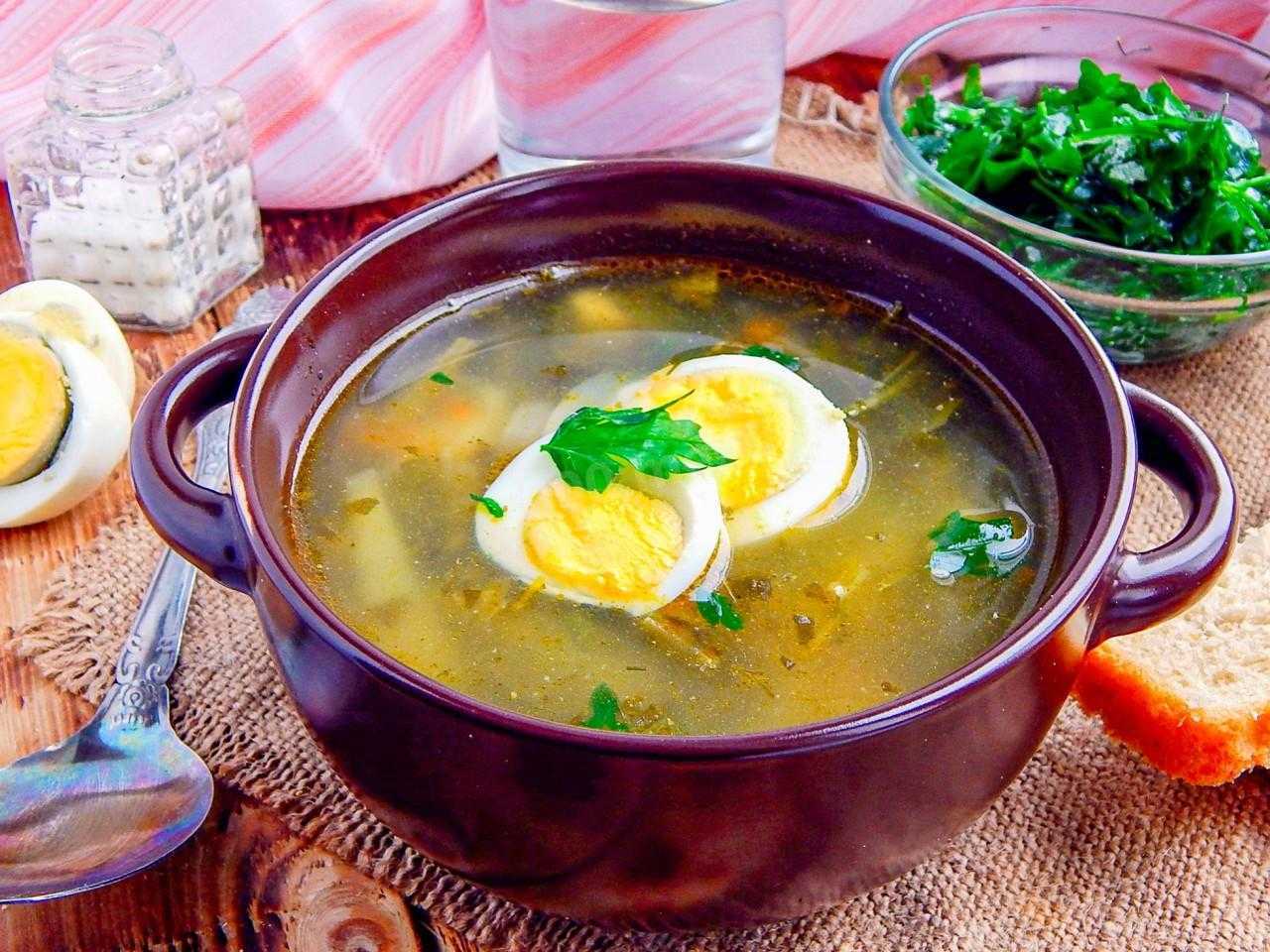 Вкусный и легкий весенний суп Можно сварить его как постным, так и на крутом мясной бульоне, на говяжьем вкуснее всего получается Смотрите, как приготовить щавелевые щи в домашних условиях Вкусно