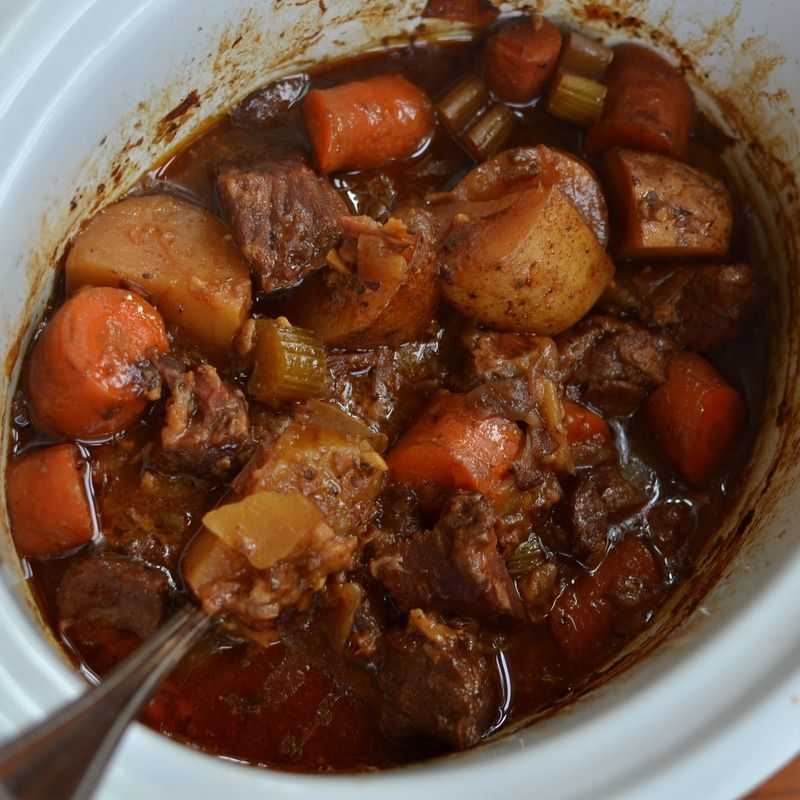 Говядина тушеная с картофелем в мультиварке