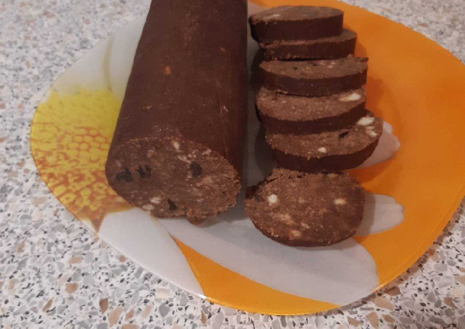 Шоколадная колбаса из печенья со сгущенкой. 3 подробных рецепта