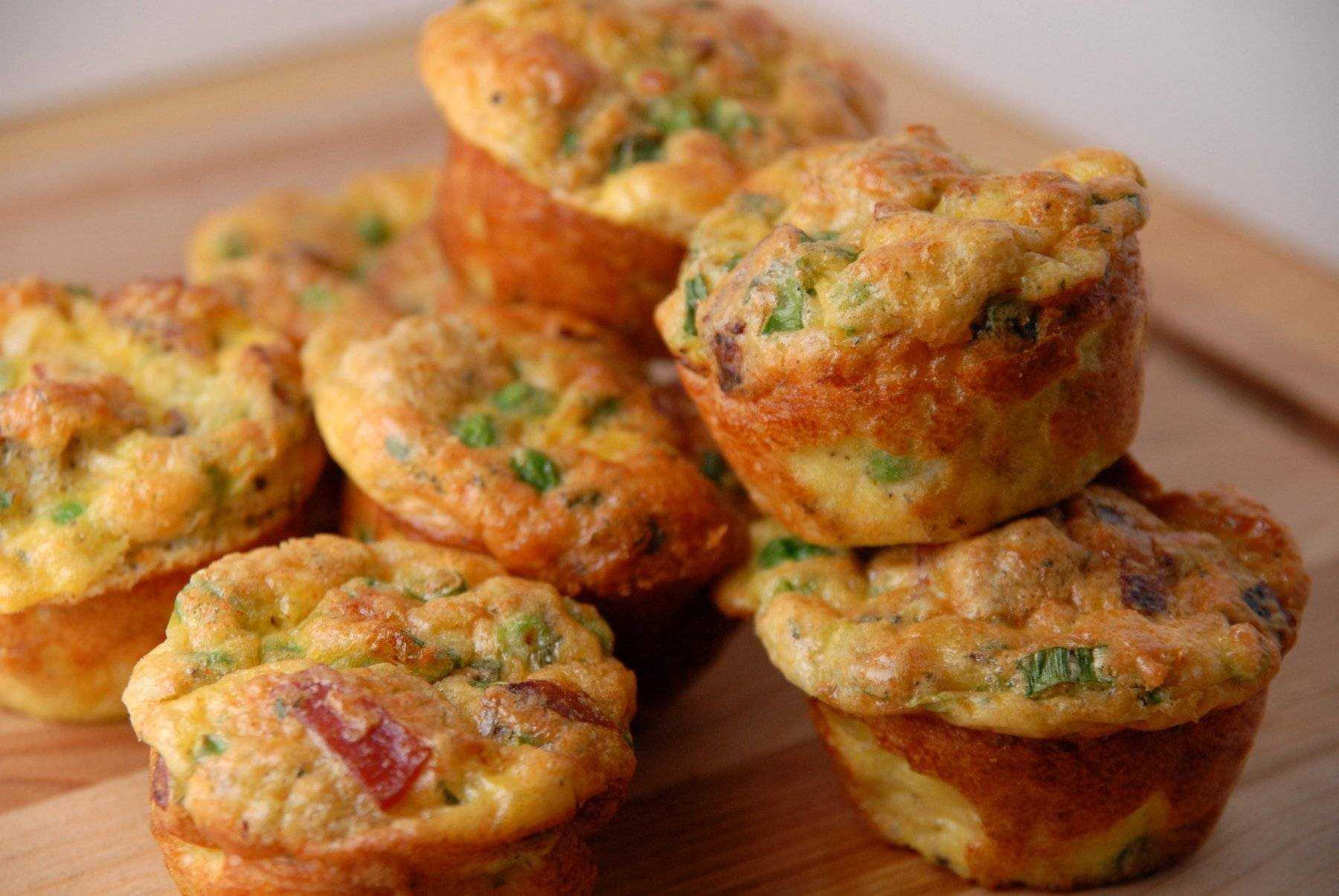 Картофельные маффины с колбасой и сыром - 7 пошаговых фото в рецепте