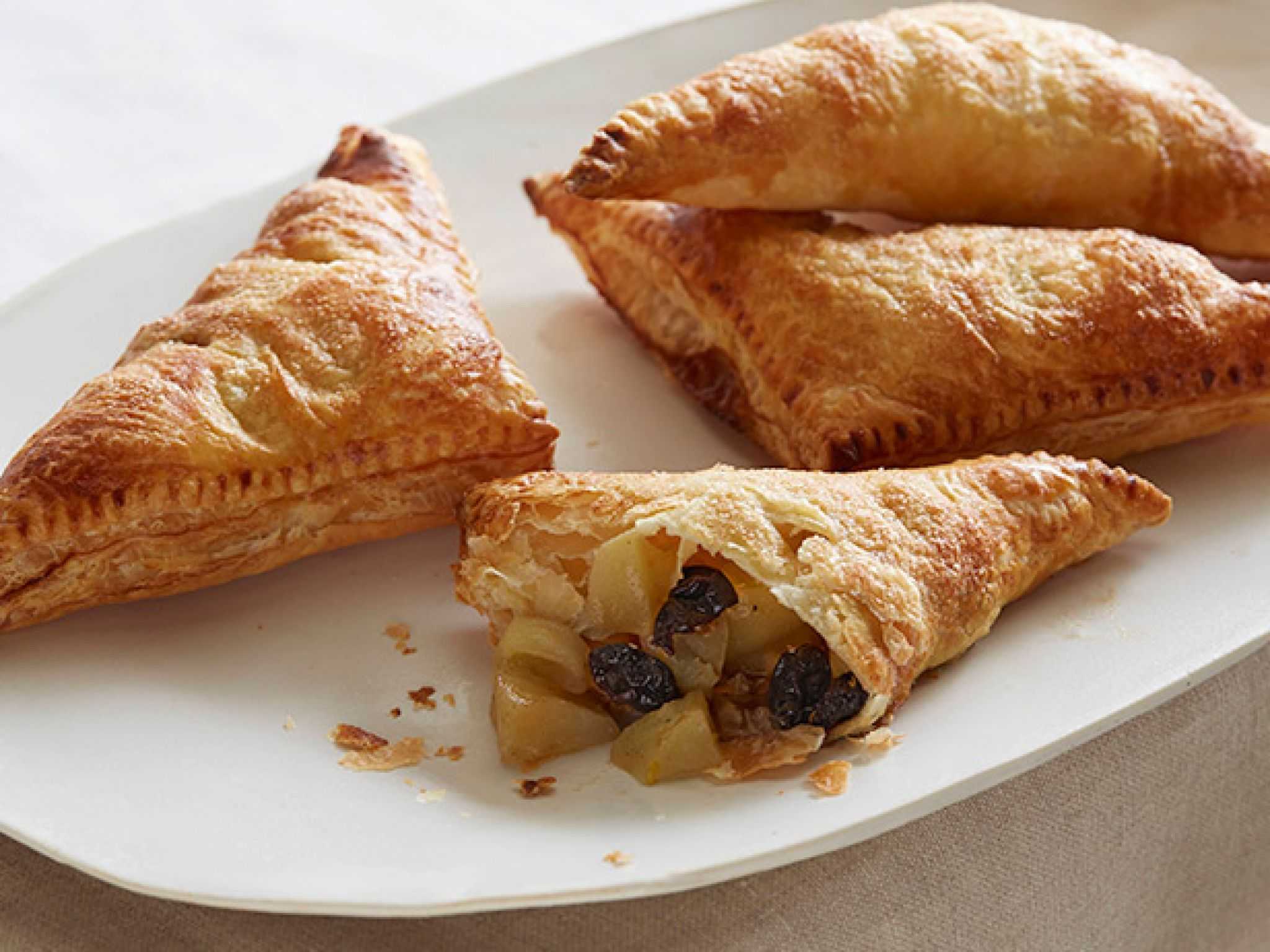 Яблоки в тесте – 7 вкусных рецептов