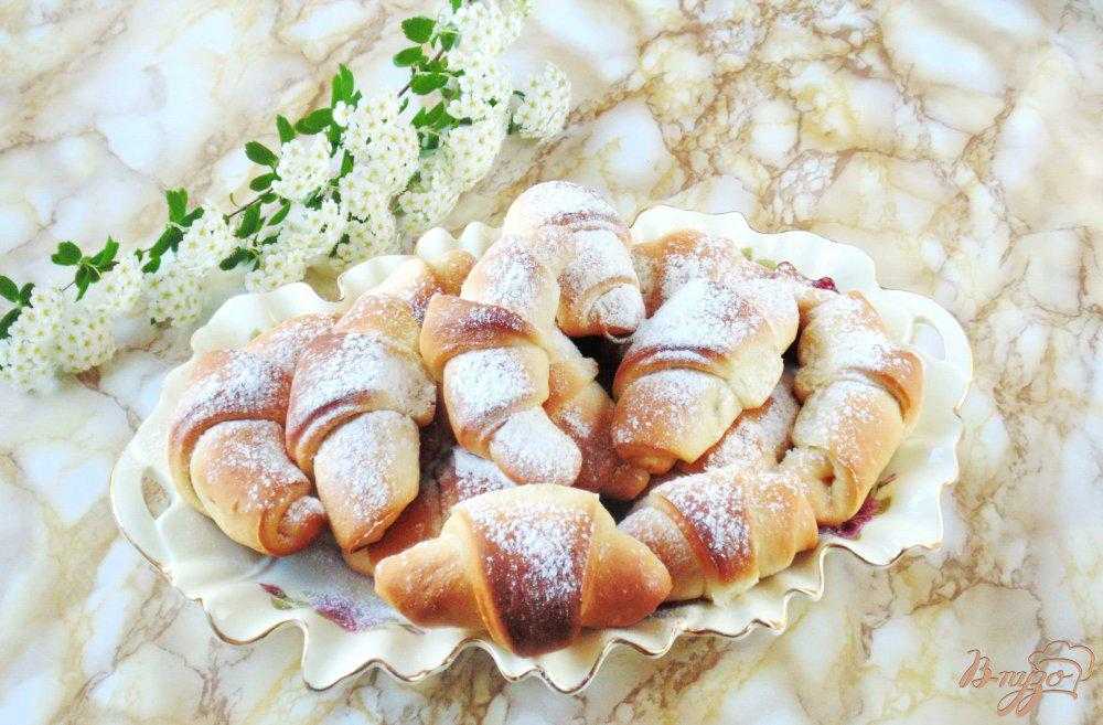 Рогалики просто тают во рту. рецепт очень вкусных, мягких, рассыпчатых рогаликов.
