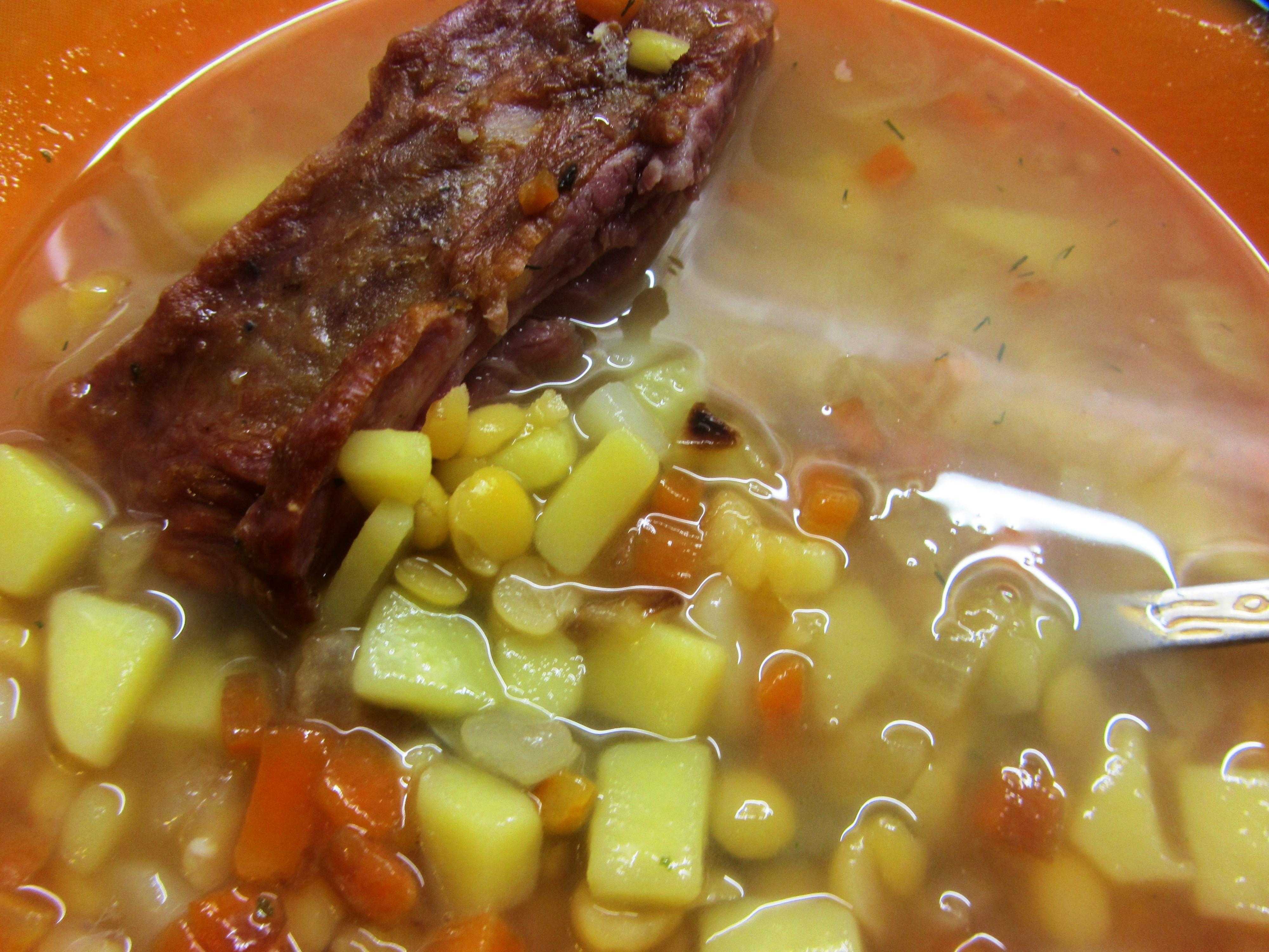 Гороховый суп с копчеными ребрышками – 6 вкусных рецептов с пошаговыми фото