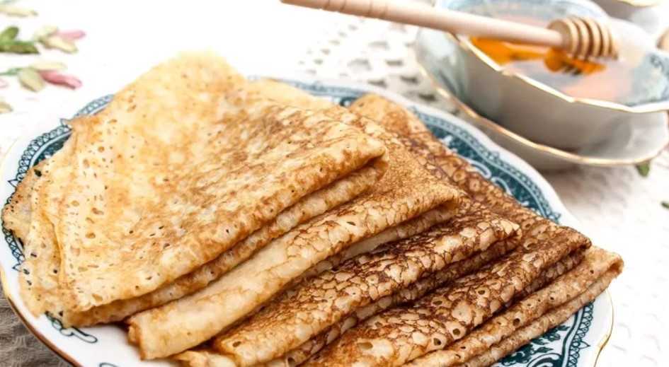 Заварные блины на молоке с дырочками