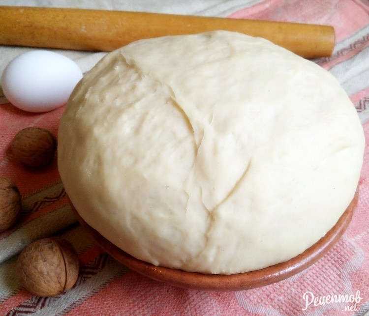 Готовим дрожжевое тесто для пирожков в духовке и на сковороде – очень вкусное, мягкое как пух