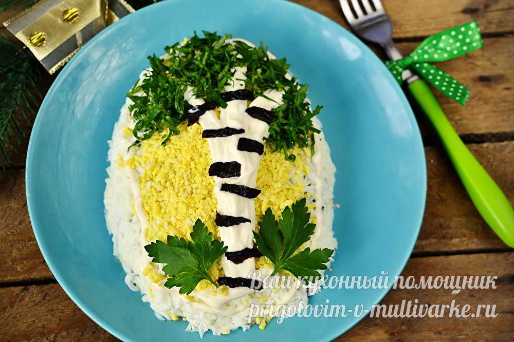 Салат белая береза с черносливом: рецепт с фото, пошагово