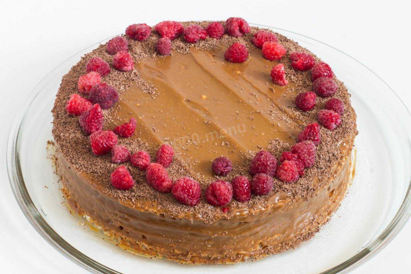 Торт со сгущенкой – 10 быстрых и вкусных рецептов