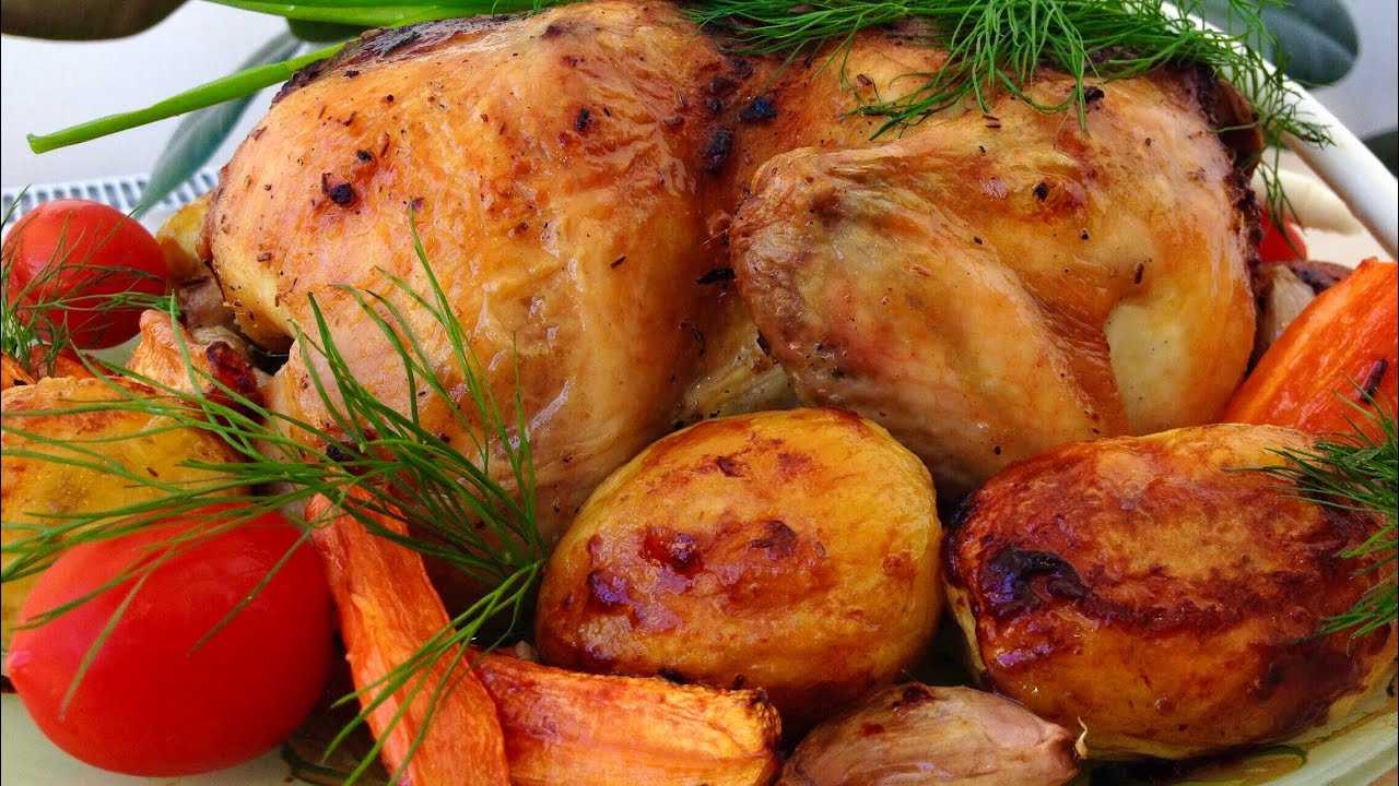 Курица запеченная целиком в рукаве в духовке - 7 вкусных рецептов