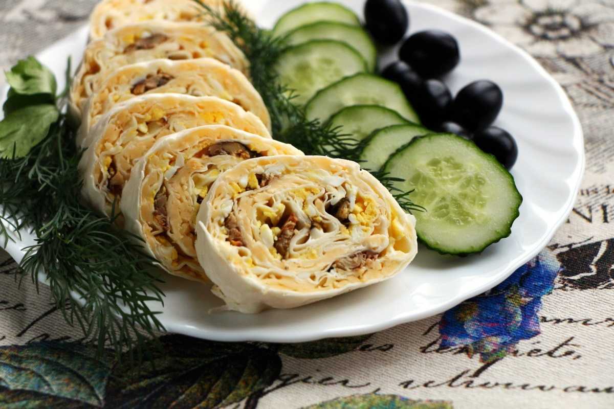 Рулет из лаваша с крабовыми палочками, 4 вкусных рецепта пошагово с фото - wowcook.net