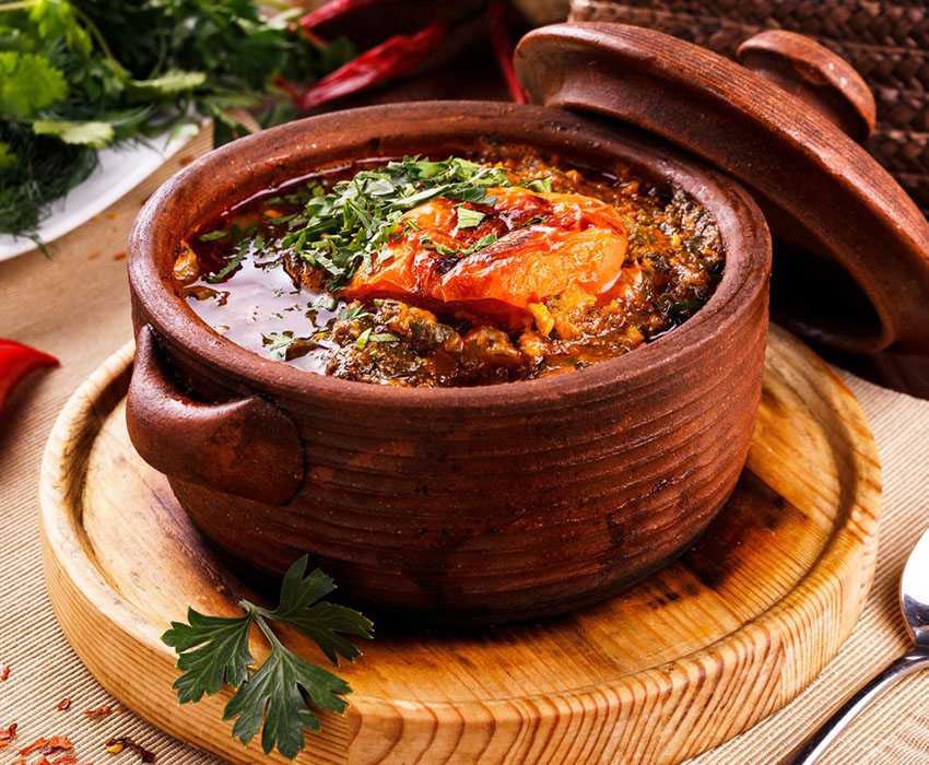 Жаркое в горшочках с мясом и картошкой в духовке — 6 рецептов с фотографиями