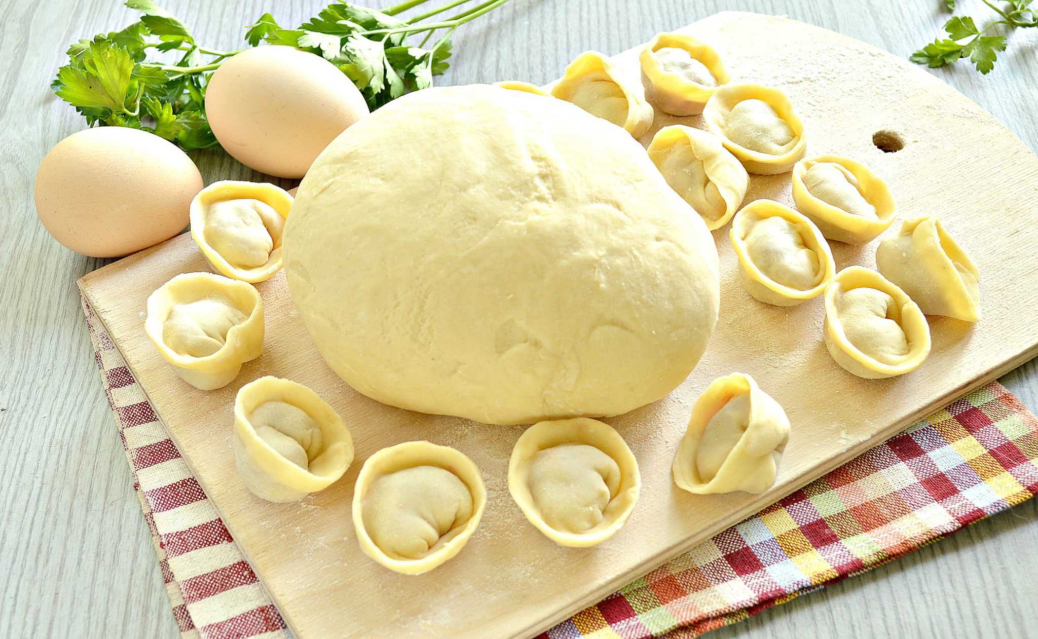 Тесто для пельменей на кипятке (классические рецепты)
