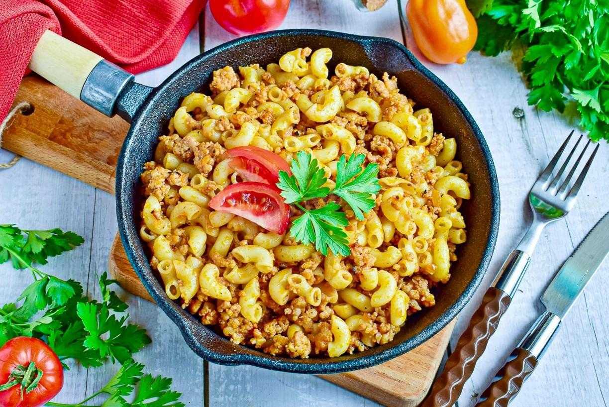 Макароны с фаршем на сковороде рецепт с фото пошагово и видео - 1000.menu