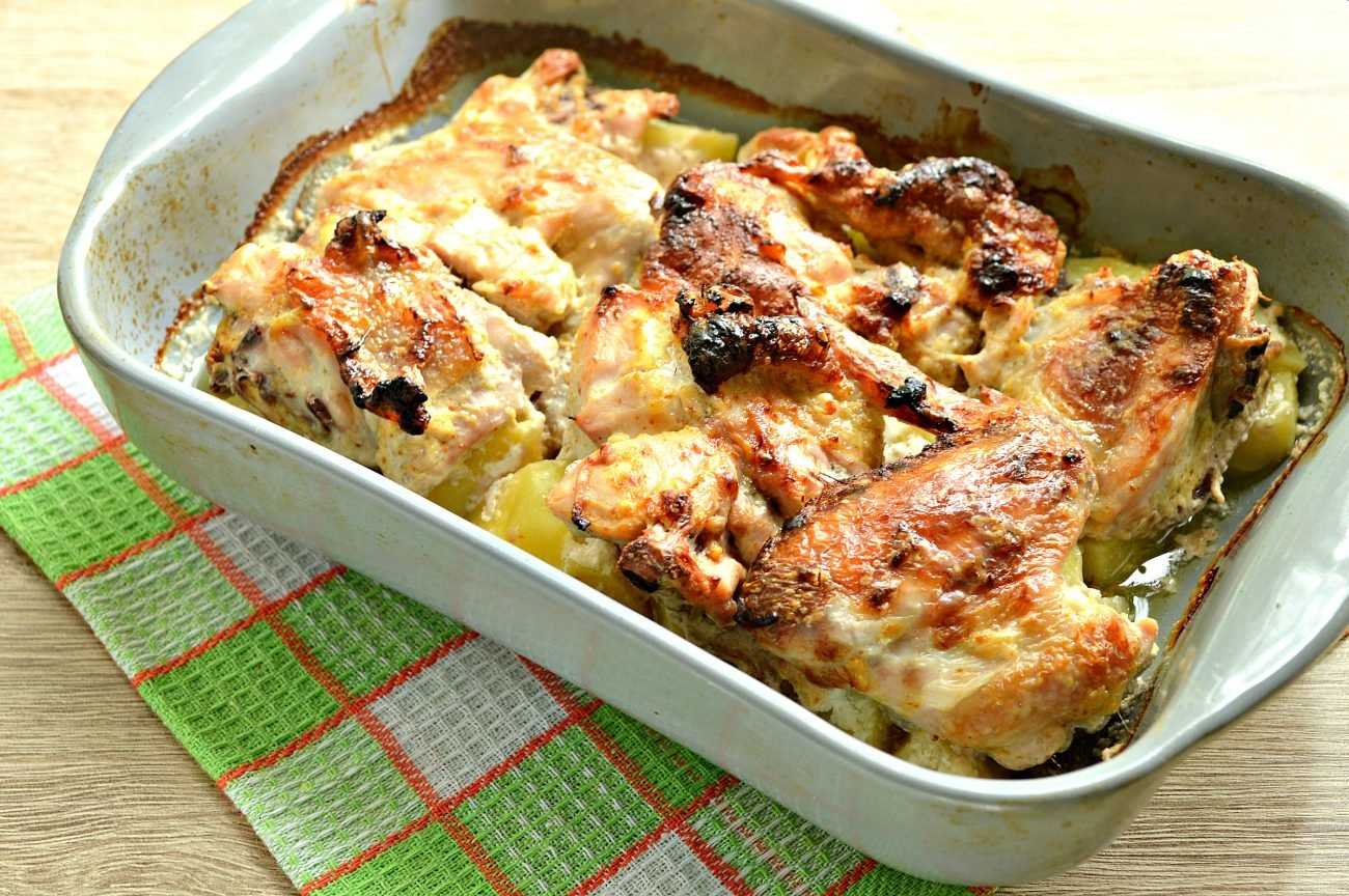 Курица, тушенная в сметане - 10 рецептов: вкусно и просто