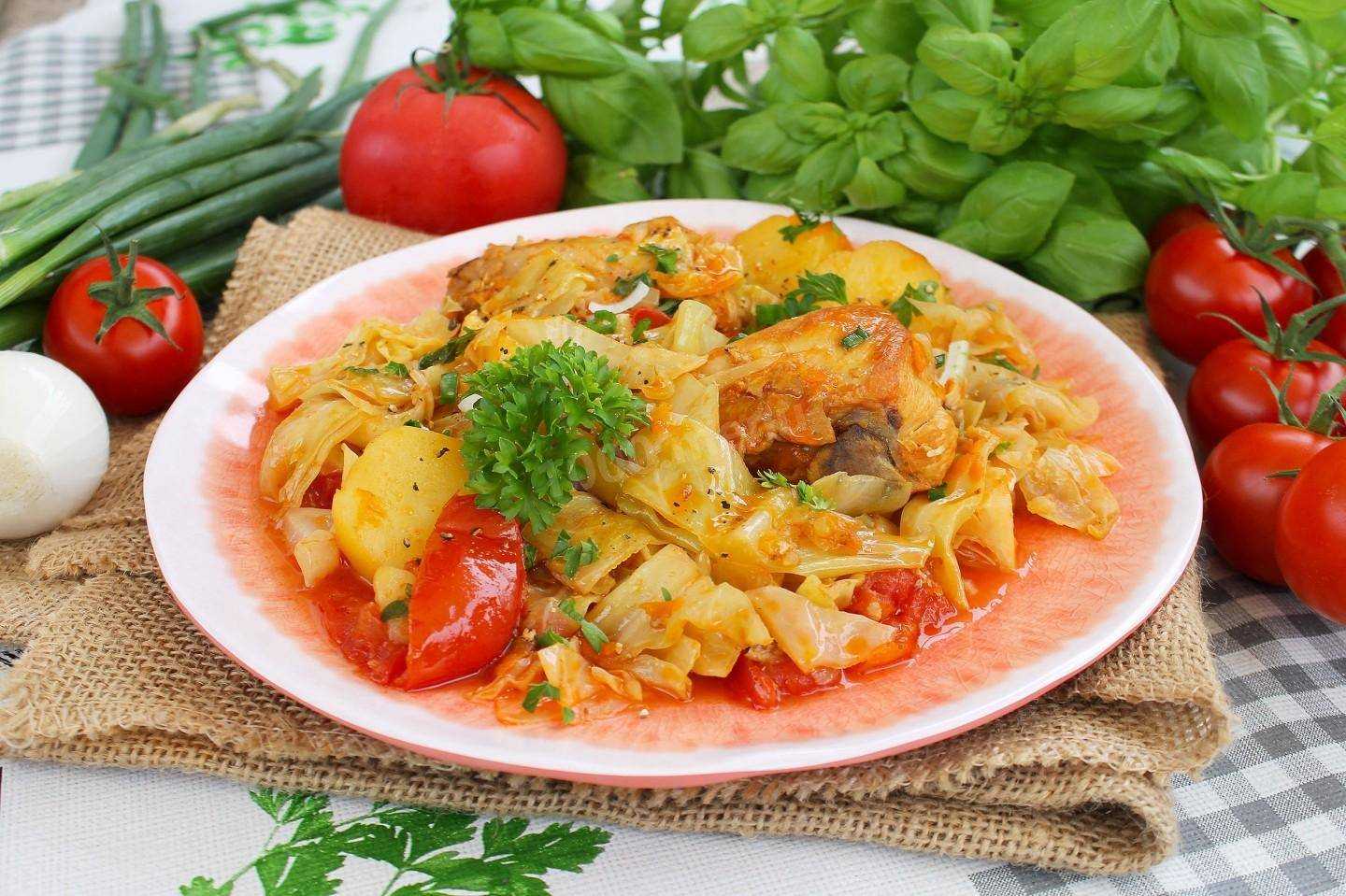 Тушеная капуста с курицей: 4 самых классных пп-рецепта с фото