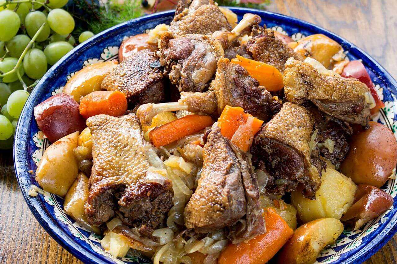 Утка тушеная - 17 домашних вкусных рецептов приготовления