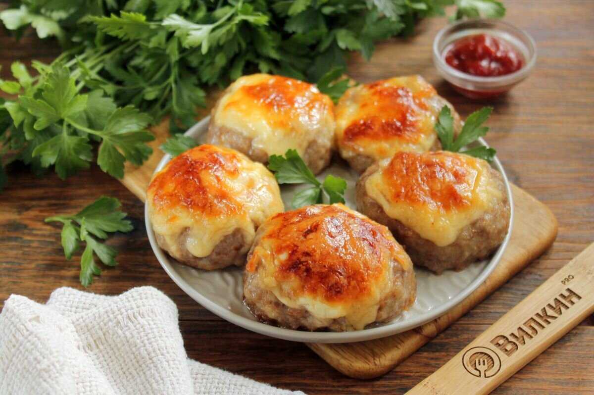 Котлеты из куриного и свиного фарша на сковороде