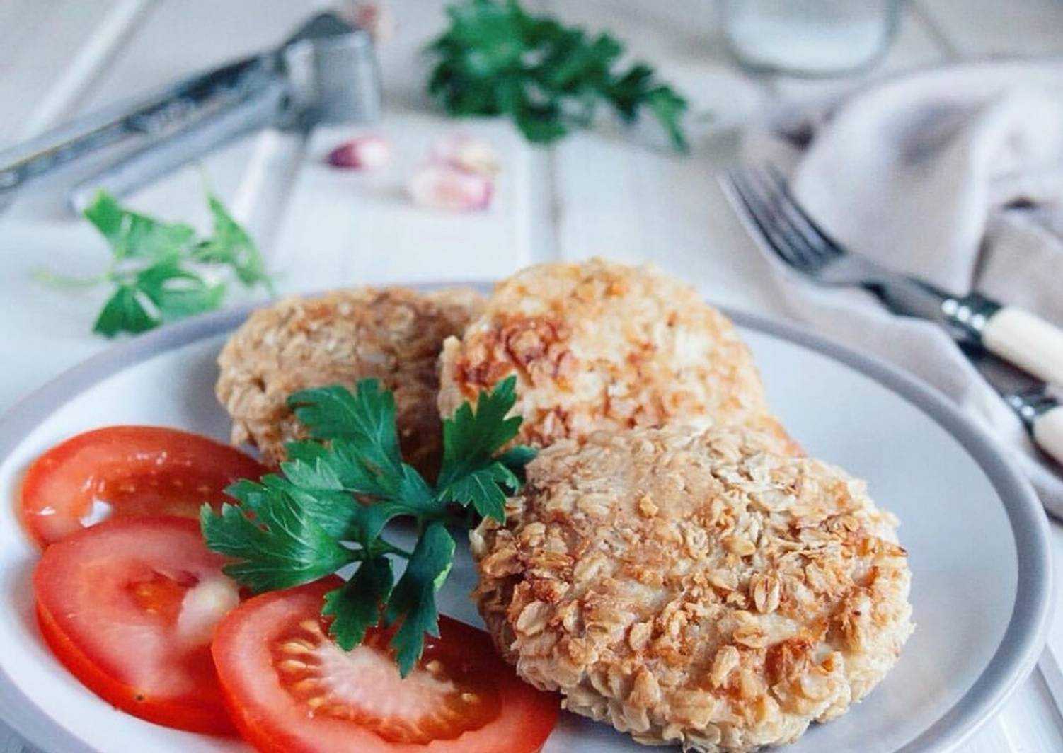 Котлеты с овсяными хлопьями пп рецепт с фото пошагово и видео - 1000.menu