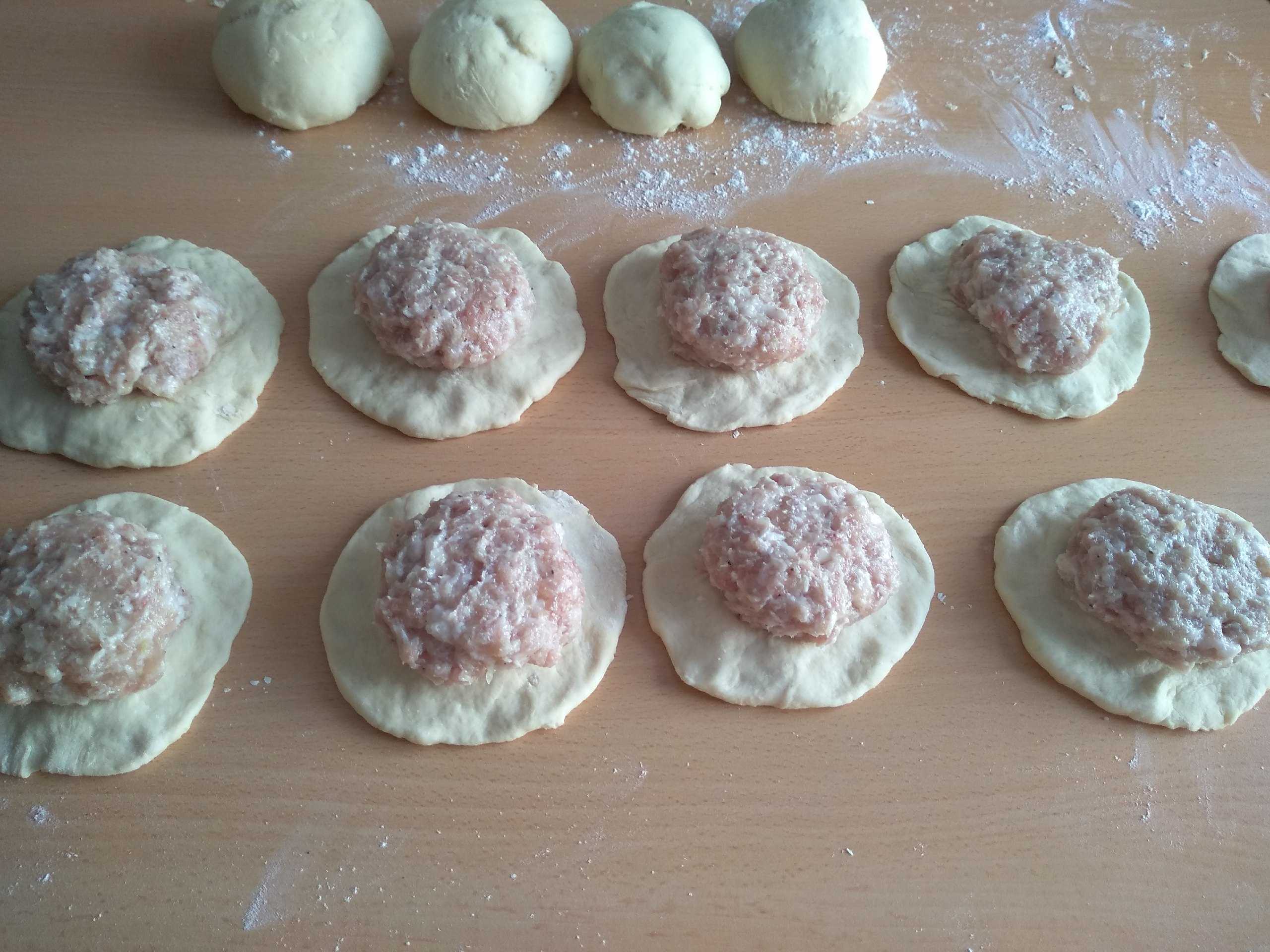 Ленивые беляши с фаршем на скорую руку — рецепт на сковороде