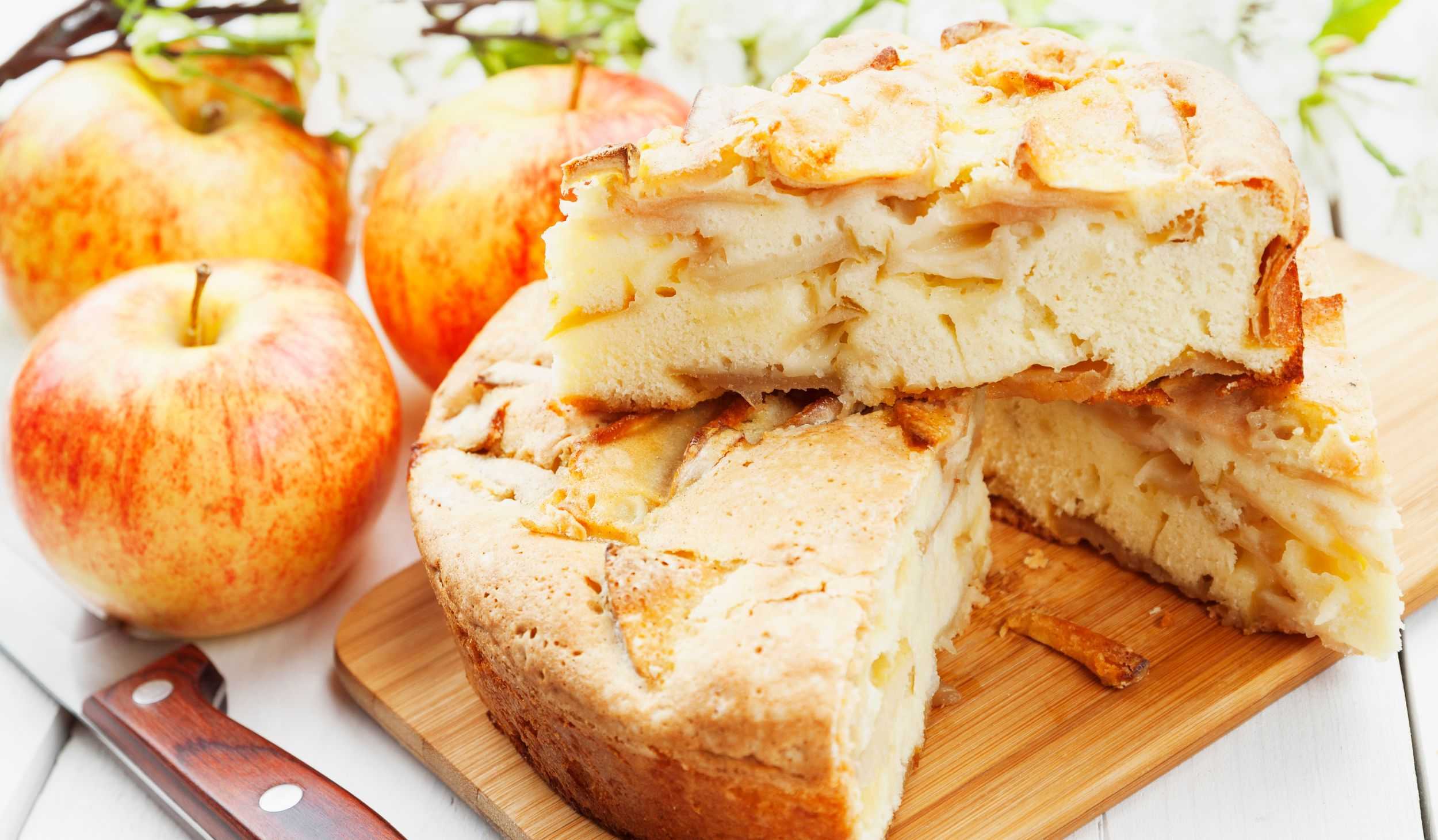 Пышная шарлотка с яблоками в мультиварке: 5 лучших рецептов для редмонд, панасоник и др. — тортомарафон