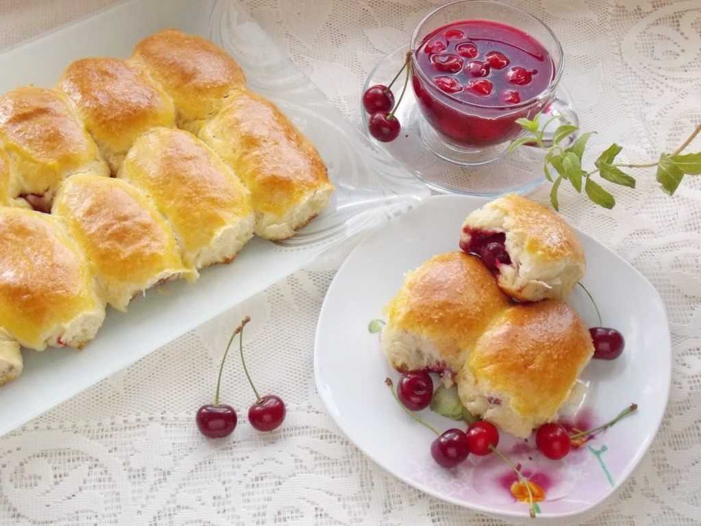 Пирог с вишней в духовке: 12 самых вкусных и простых рецептов