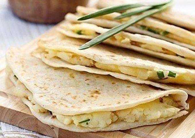 Кыстыбый - татарские лепёшки с пшёнкой и картофелем