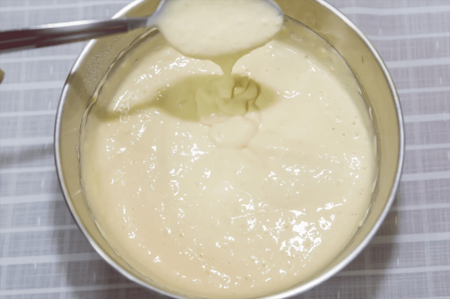 Заливной пирог на майонезе – 4 очень вкусных рецепта