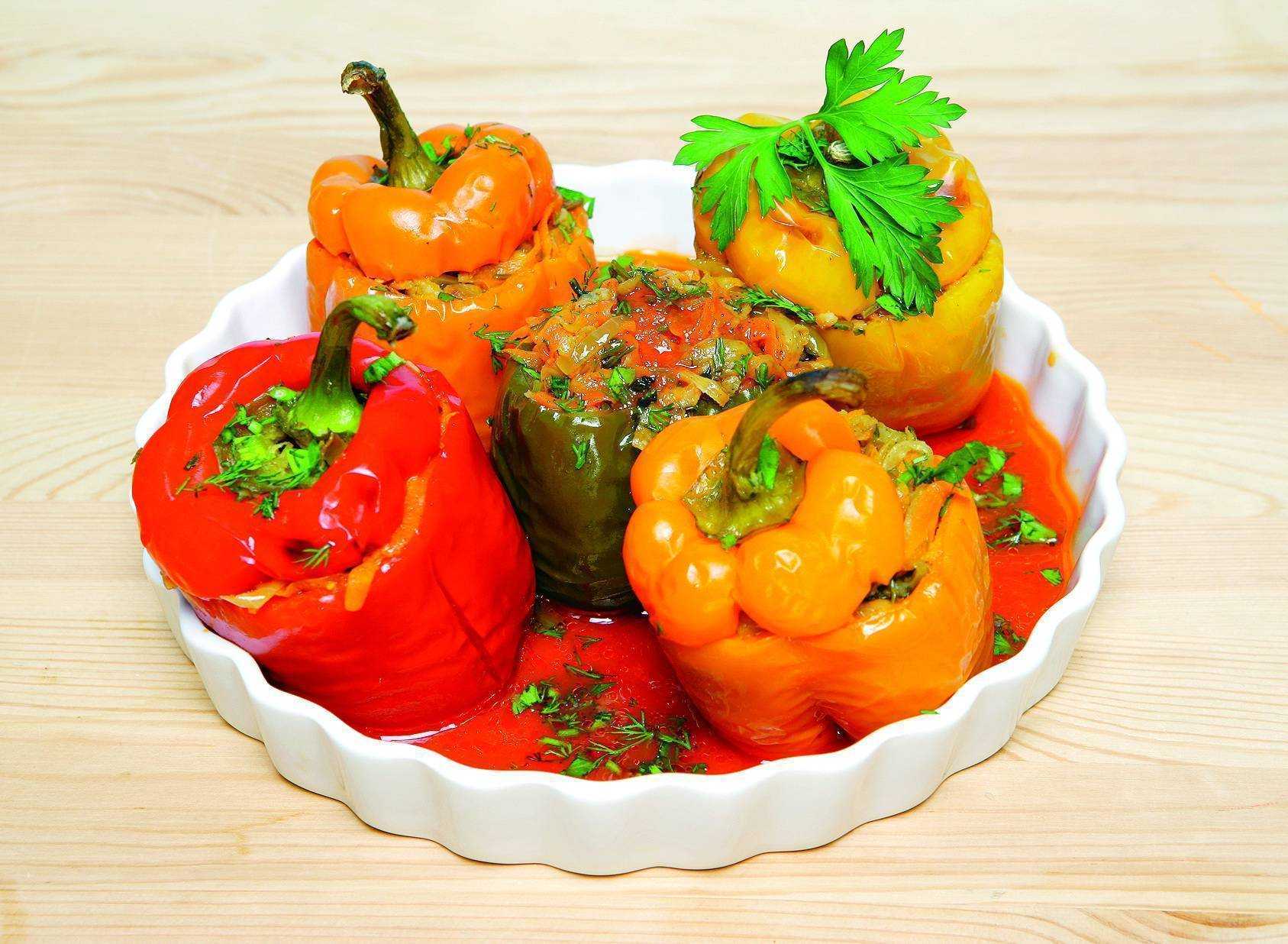 Фаршированный перец мясом и рисом: 3 самых удачных рецепта, фото, видео