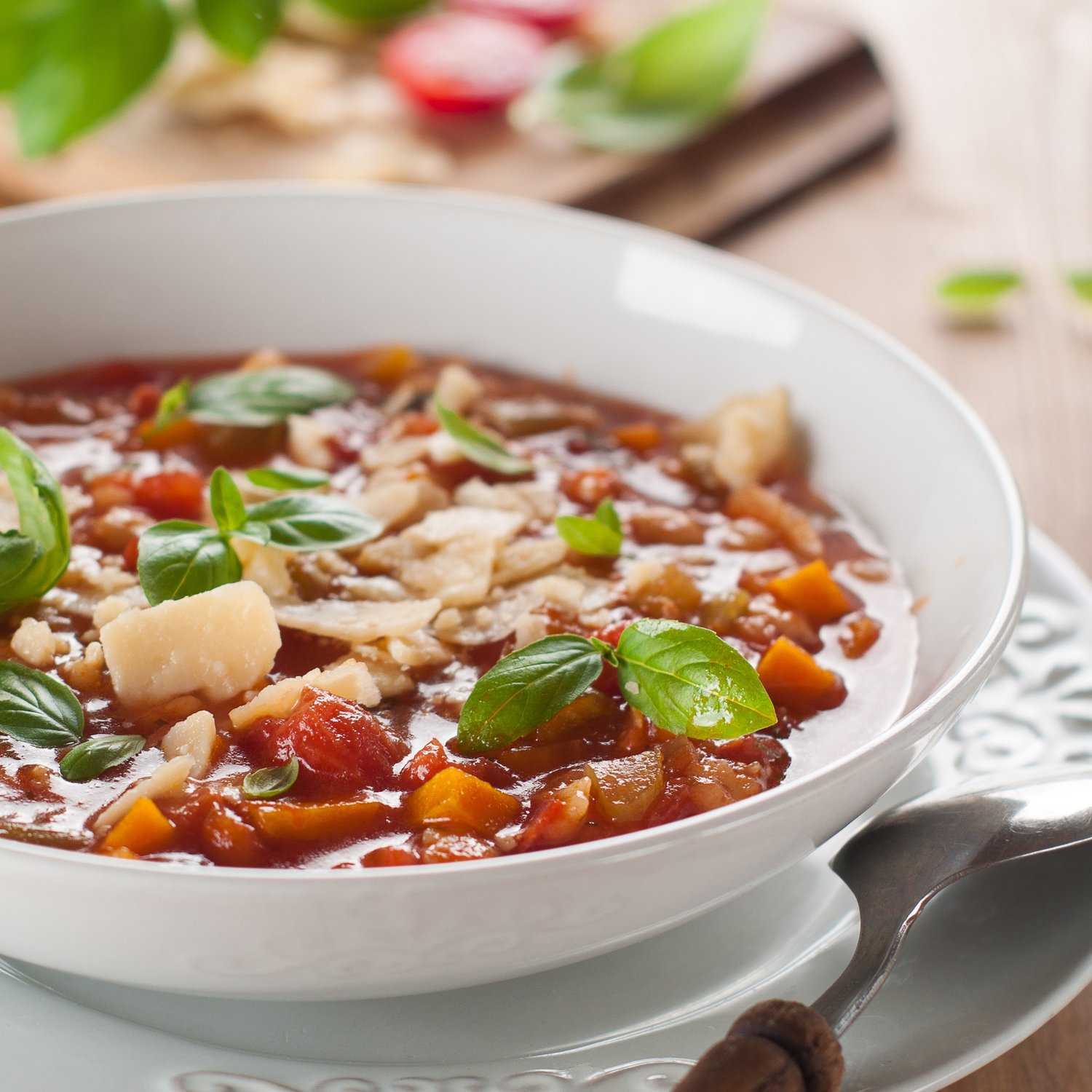 Минестроне — легкий летний суп по классическому итальянскому рецепту
