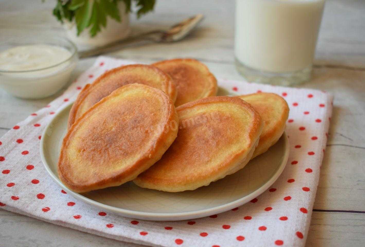 Для сытного и вкусного завтрака прекрасно подойдут быстрые, аппетитные оладушки на молоке без дрожжей в домашних условиях И дети, и взрослые отведают их с удовольствием
