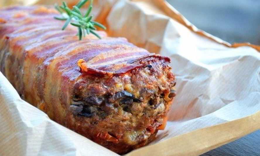 Митлоф (мясной хлеб) с яйцом