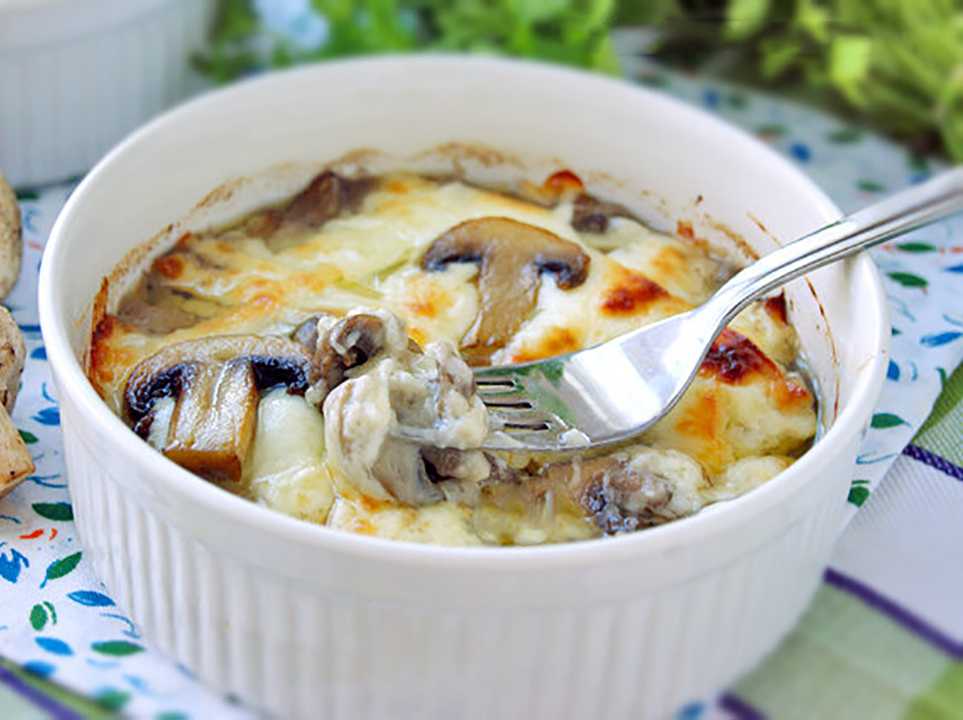 Жульен с курицей и грибами в духовке: 8 вкусных рецептов