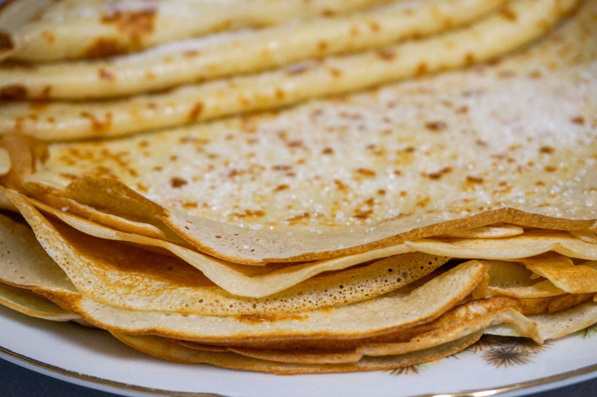 Блины на воде. топ 10 вкусных и простых рецептов тонких блинов с дырочками