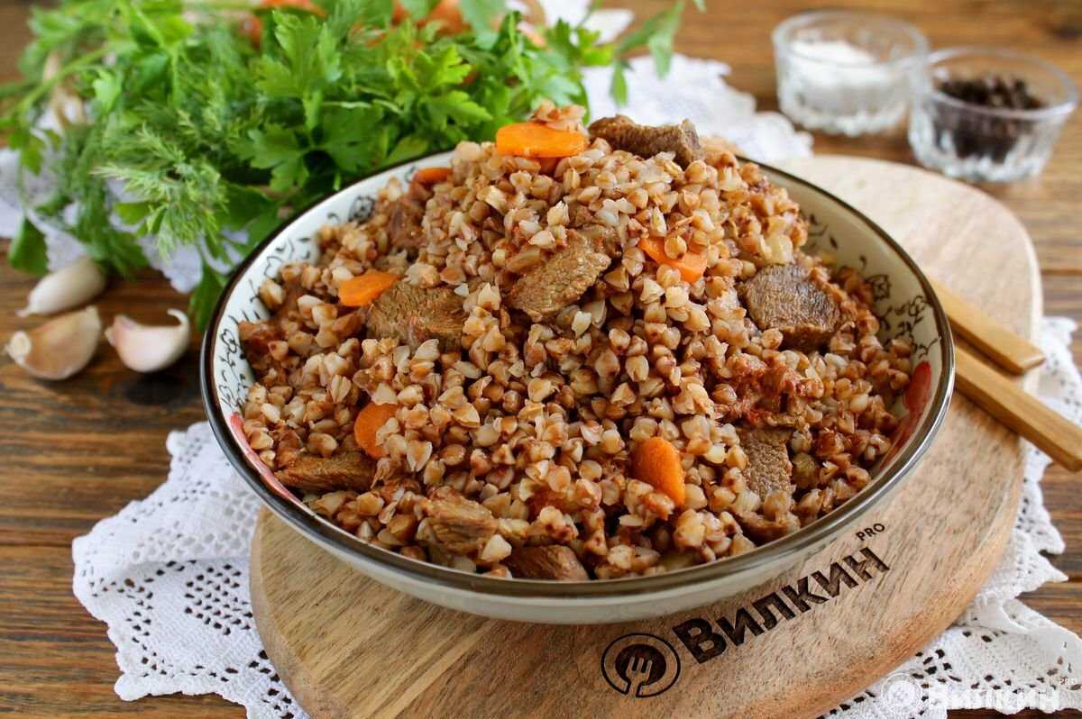 Гречка с морковью и луком на сковороде