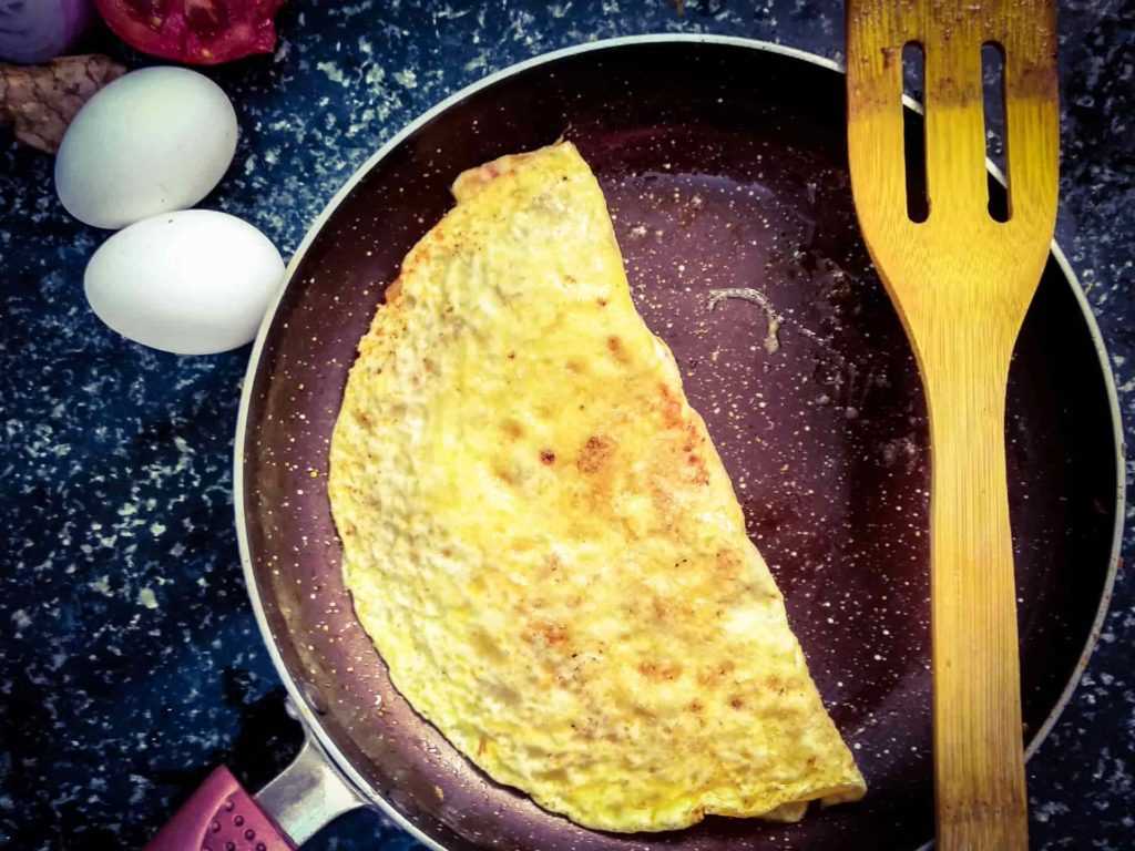 Омлет на завтрак — 23 простых и вкусных рецепта