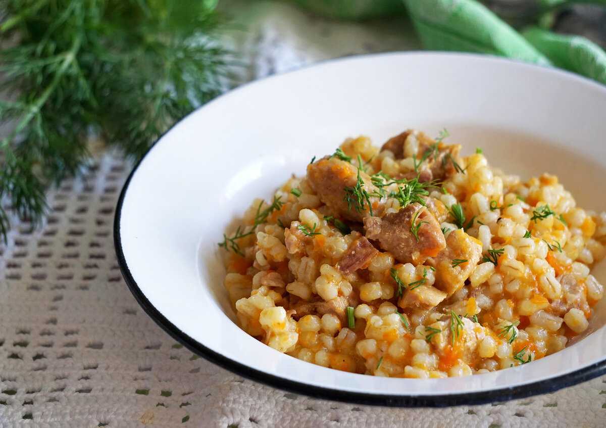 Плов из перловки с мясом