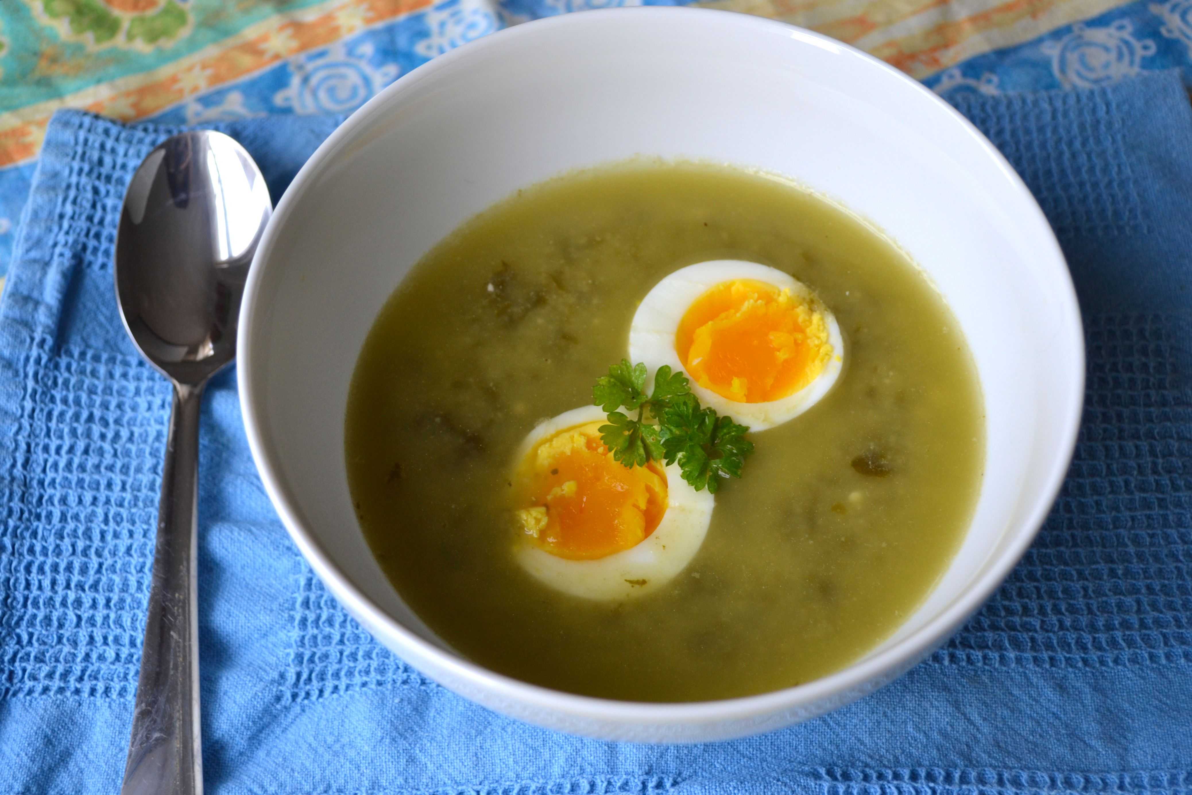 12 простых и вкусных щавелевых супов с яйцом