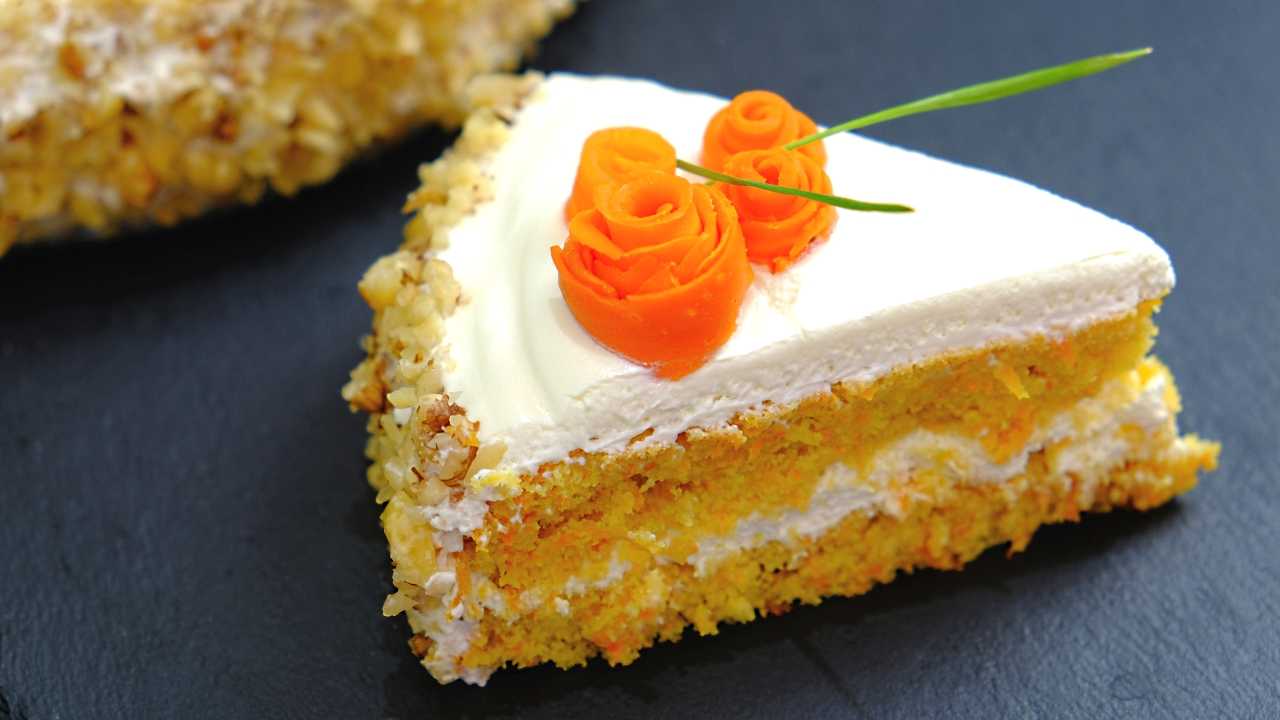 Самый вкусный морковный пирог: 10 простых рецептов