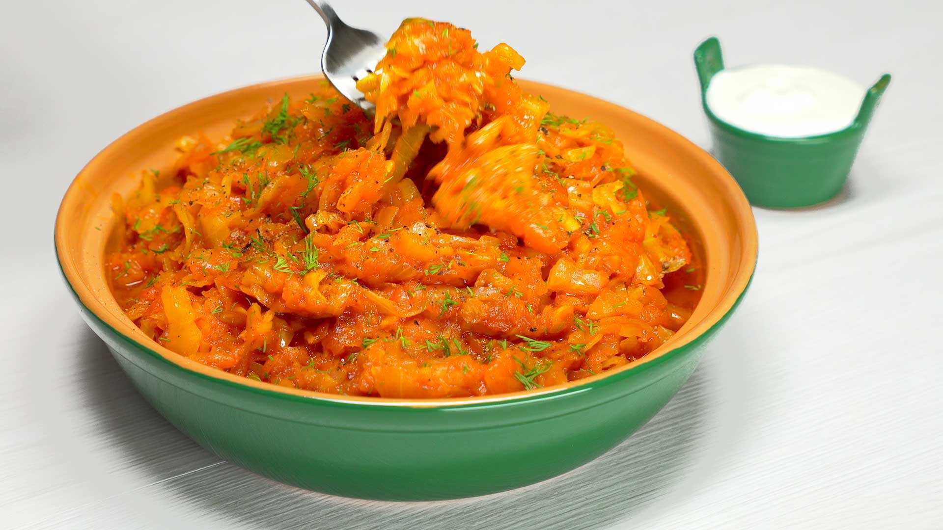 Тушеная капуста с курицей