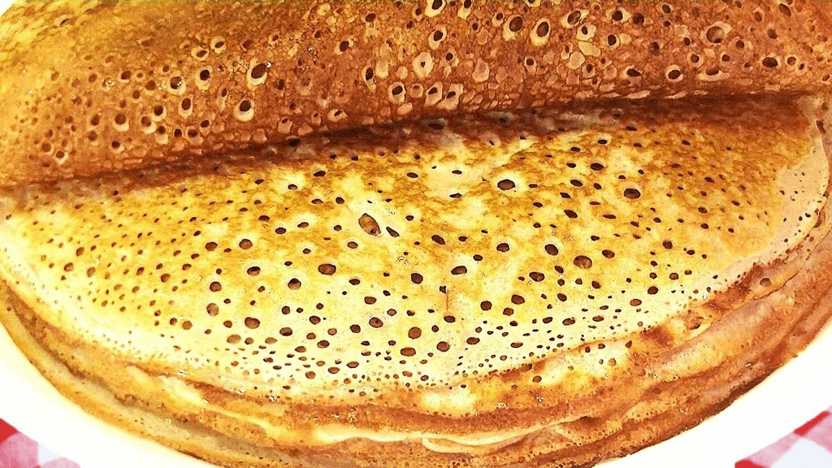 Дрожжевые блины на молоке и кефире - 15 пошаговых фото в рецепте