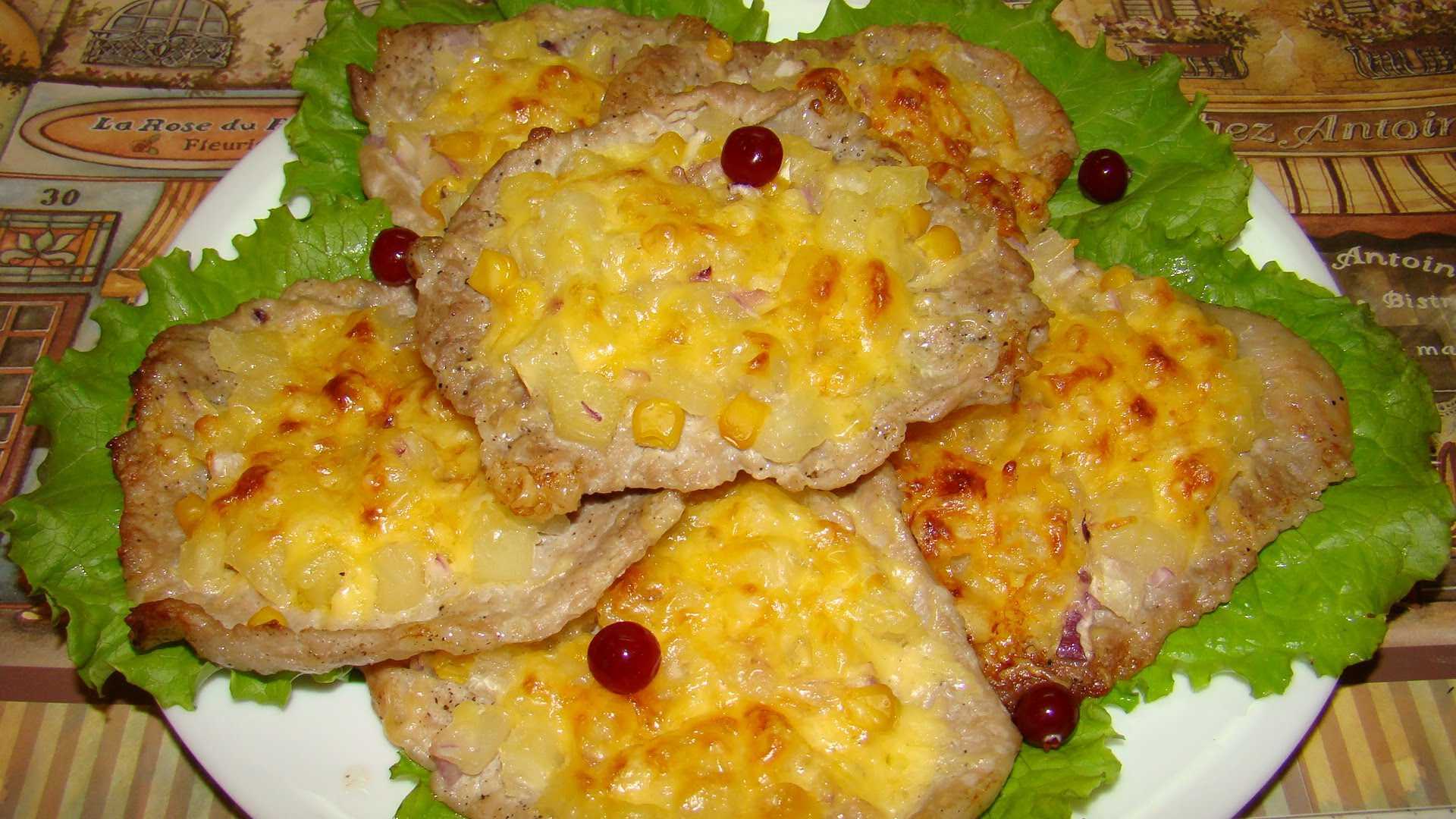 Мясо по-французски в духовке из свинины: 7 вкусных рецептов
