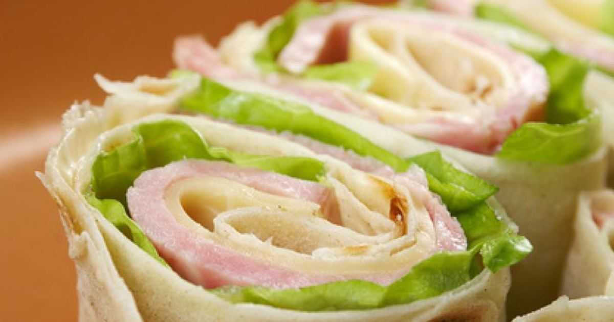 Рулет из лаваша: 25 вкусных начинок на любой вкус - 8 ложек
