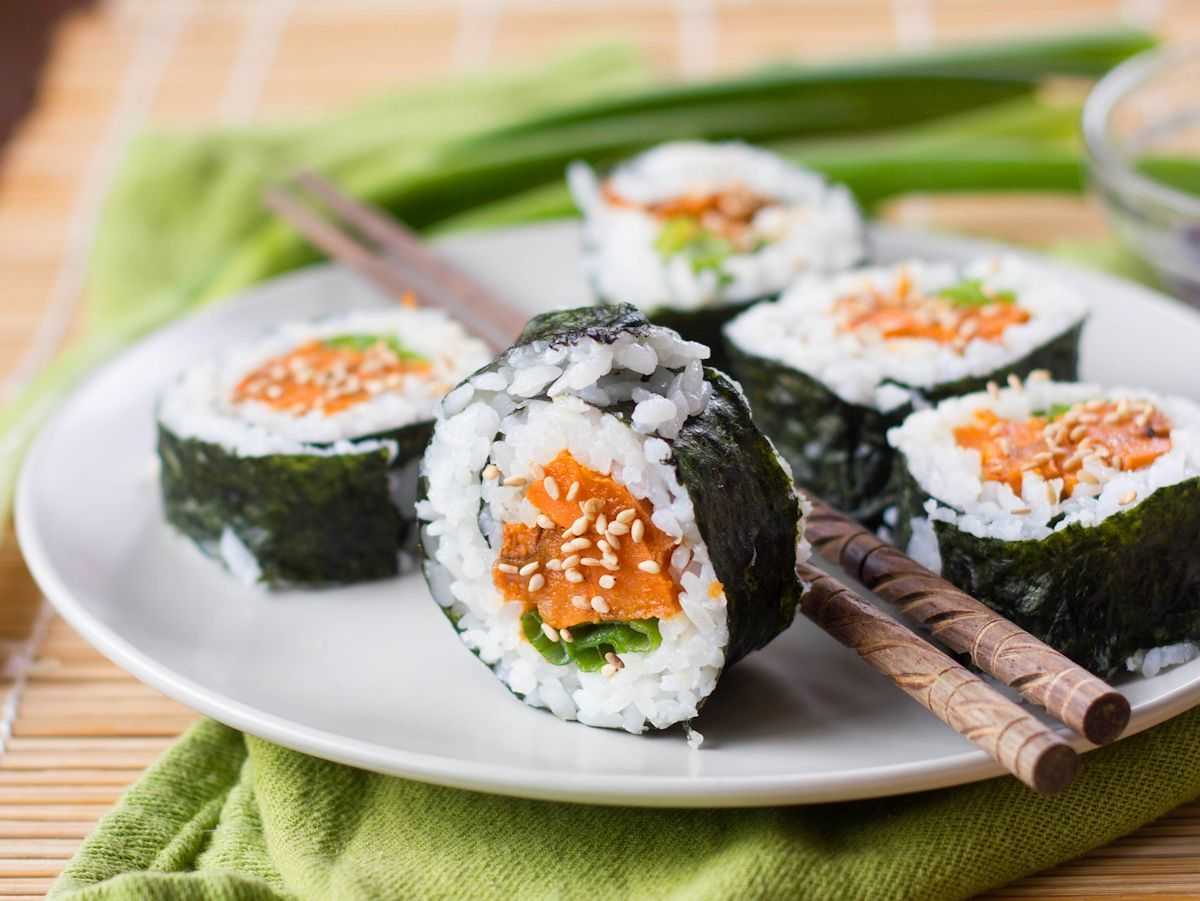 Какие суши веганские? 7 разных идей роллов, которые можно сделать дома
