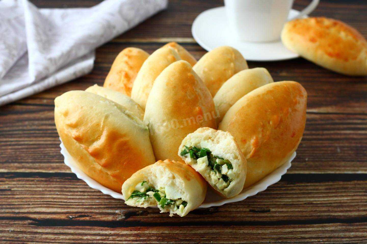 Пирожки с зелёным луком и яйцом — 7 рецептов приготовления