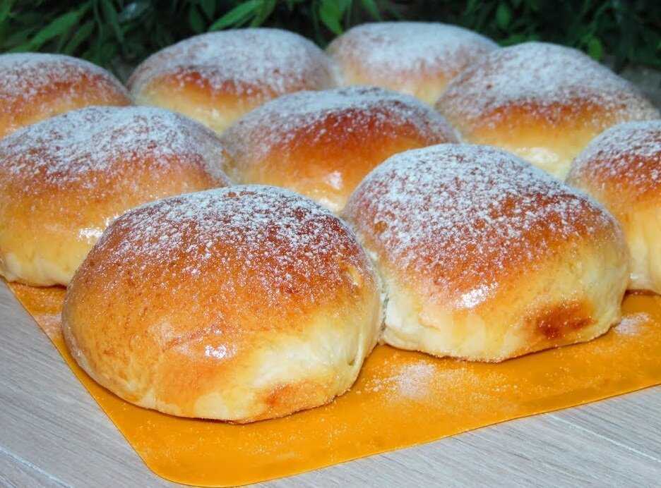 Дрожжевые булочки с творогом