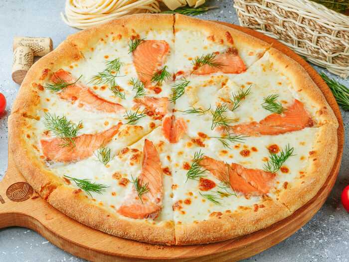 Пицца с рыбой и морепродуктами