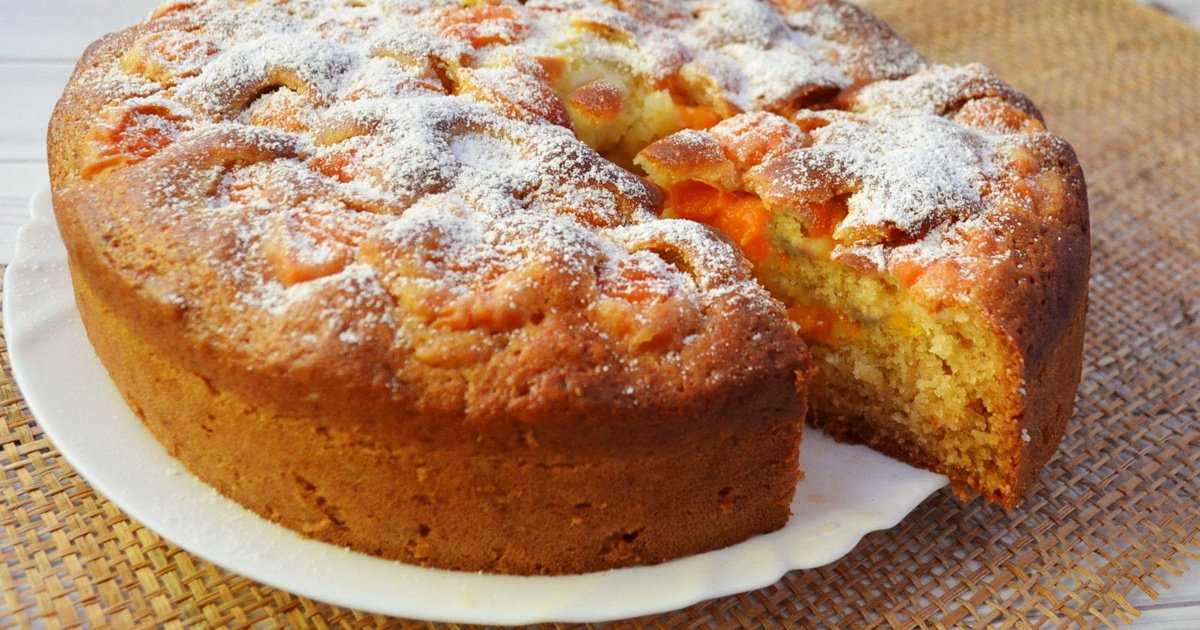 Манник на кефире с яблоками очень вкусный и воздушный – 4 рецепта приготовления