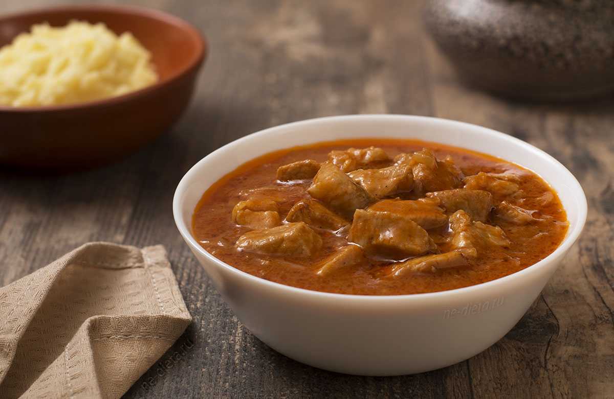 Гуляш из говядины с подливкой — готовим,чтобы мясо было мягким