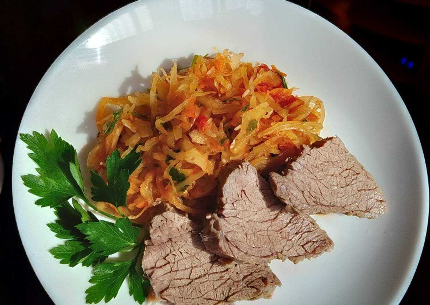 Очень вкусная тушеная пекинская капуста. можно ли тушить пекинскую капусту. секреты приготовления