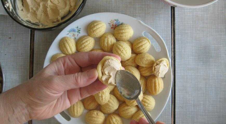 Печенье орешки со сгущенкой в формочках — рецепты, как в детстве